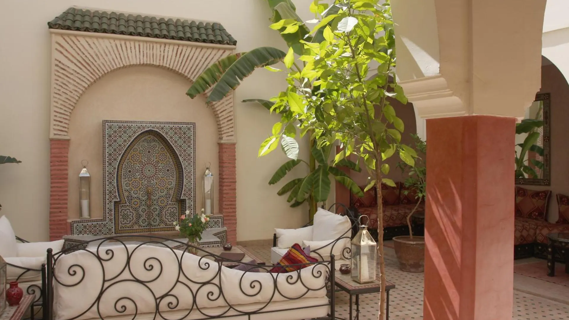 לינה וארוחת בוקר מרקש Riad Petit Karmela
