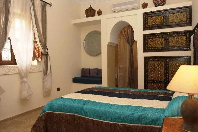 מרקש Riad Petit Karmela לינה וארוחת בוקר